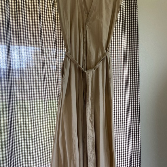 Zara Sleeveless Tie-Waist Maxi Dress in Beige - Picture 2 of 9